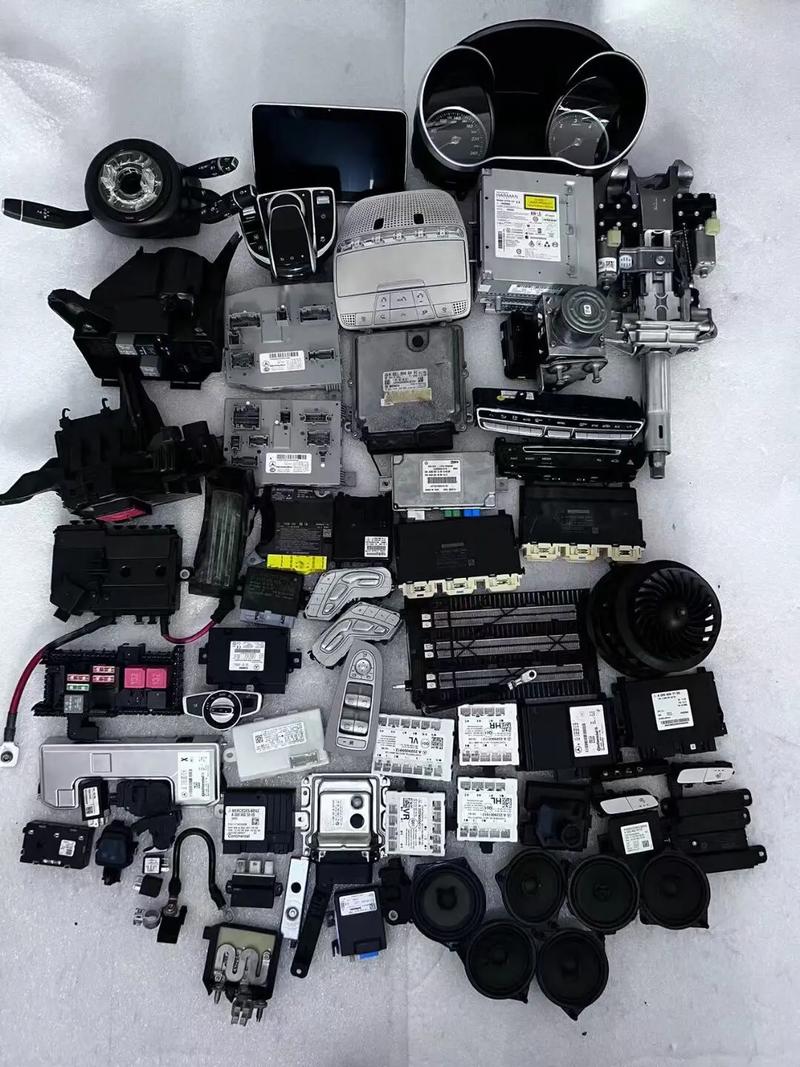 汽車修理工的日常 從原廠正品拆車件到新老款升級，揭秘背后的零件世界